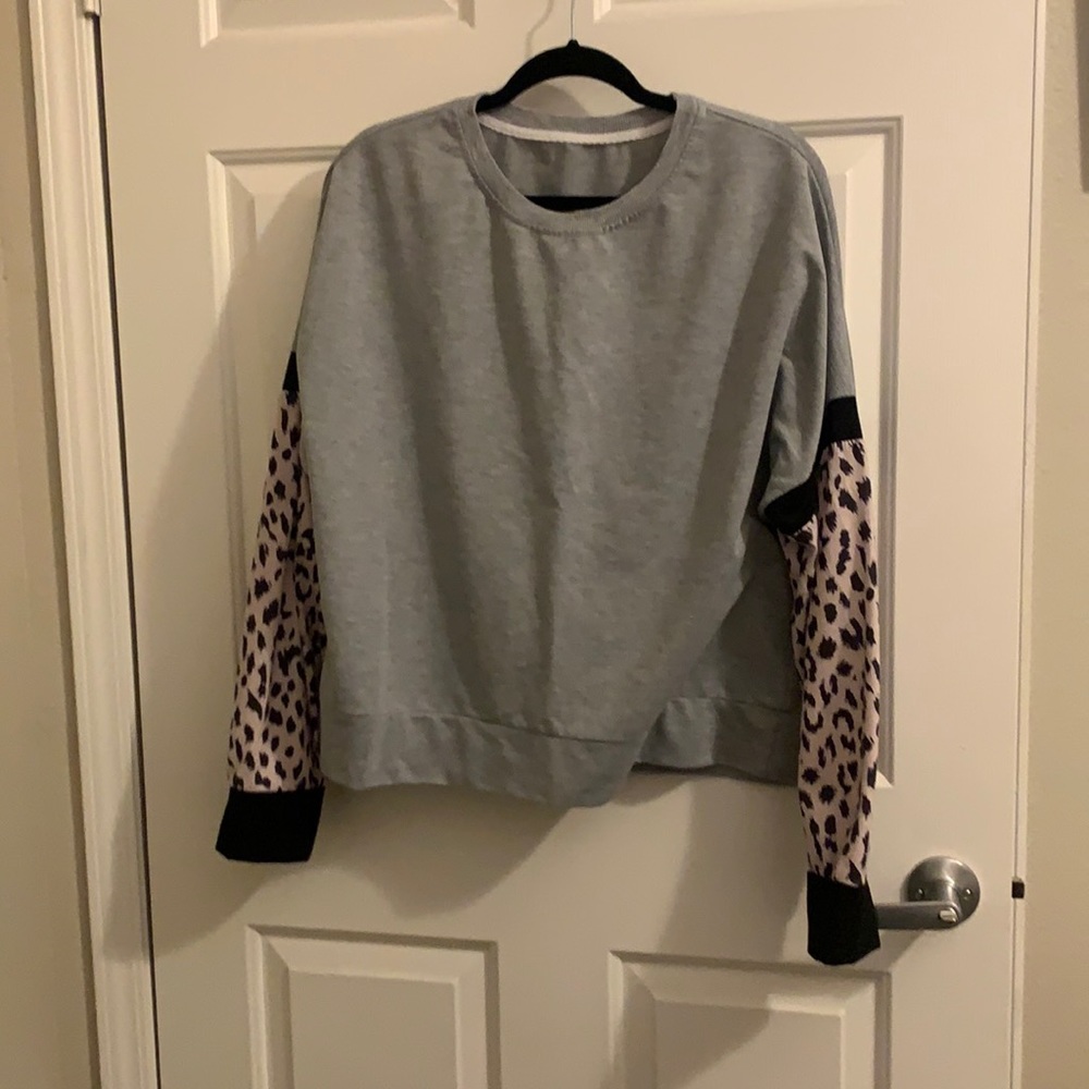 Sweatshirt
